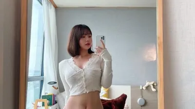 육감적인 몸매의 소유자 셀카